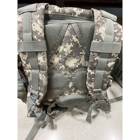 Rare Humvee Delta Tactical Backpack Several Pockets Hip Belt Large Green/Beige - Picture 14 of 16